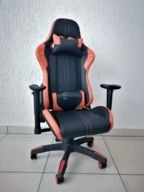 Кресло геймерское Barneo K-52 (черная экокожа оранжевые вставки) в Белоярском (ХМАО) - beloiarskii.ok-mebel.com | фото 1